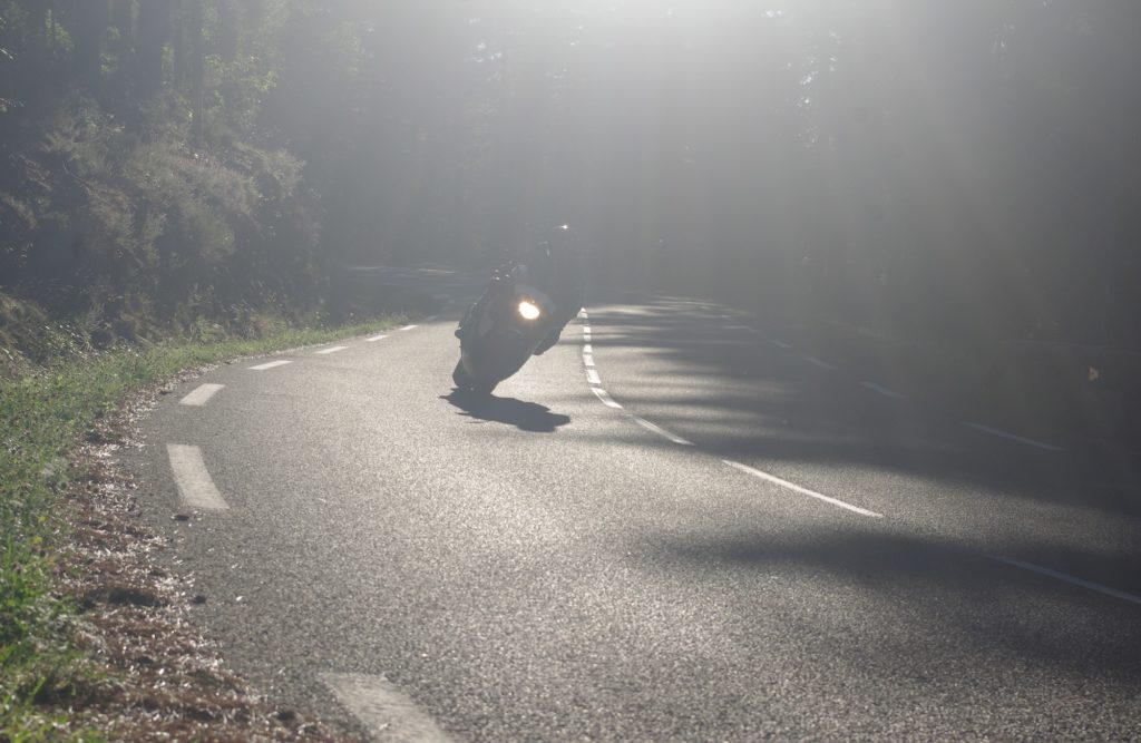 Aprilia RSV2 dans les Cevennes
