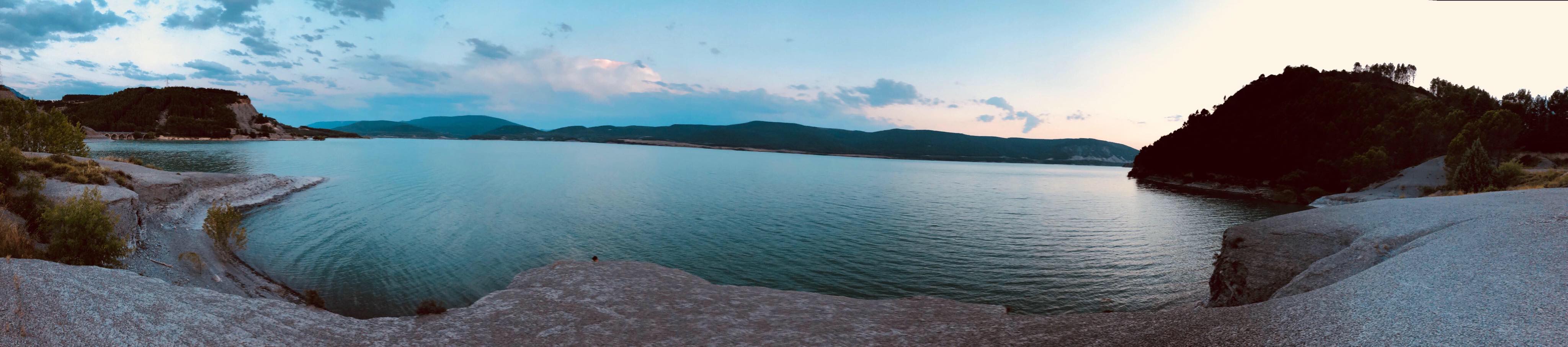 panoramique-du-lac-de-Yesa