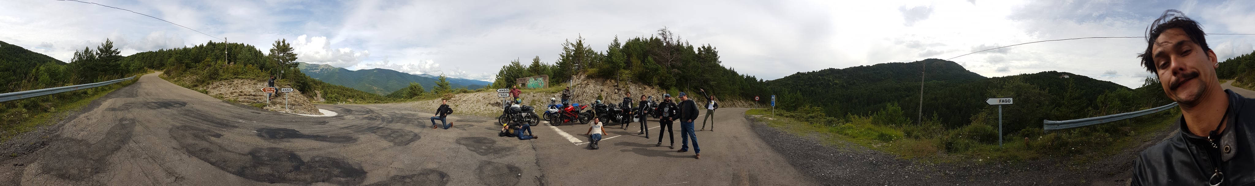panormique-au-sommet-du-col-de-Garde-Anso-et-Fago
