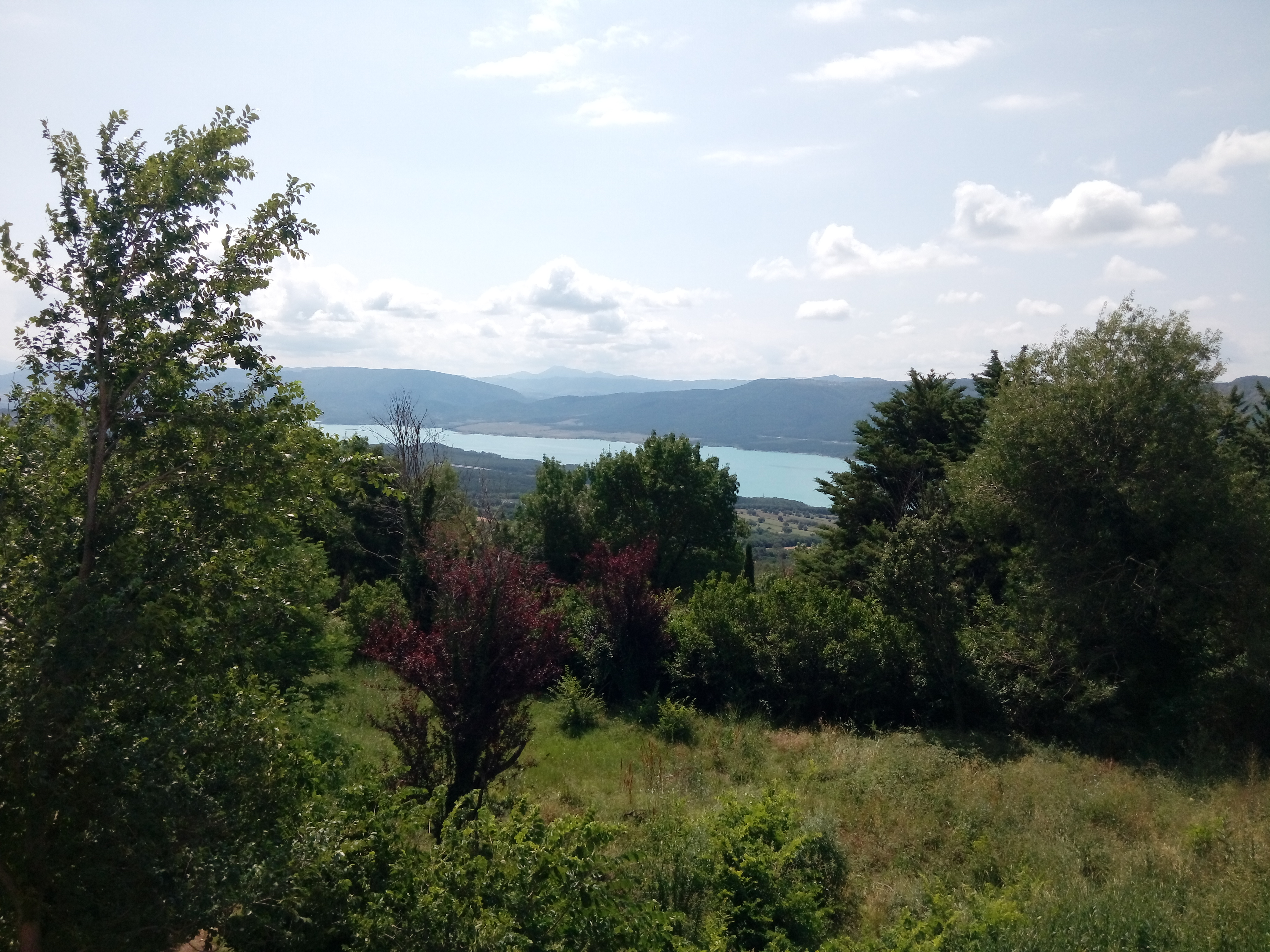 vue-du-lac-de-yesa-depuis-le-monastère